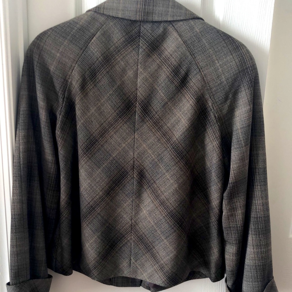 Short Blazer Jacket - Picture 3 of 5